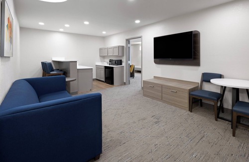 Wyomissing Hotel | Holiday Inn Express & Suites Wyomissing by IHG