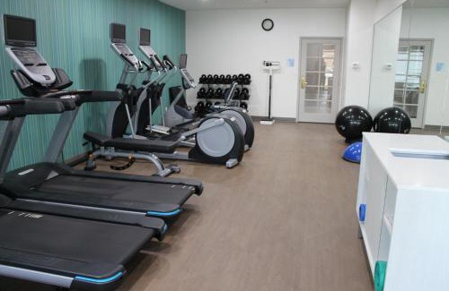 Tulare Hotel | Holiday Inn Express & Suites - Tulare by IHG