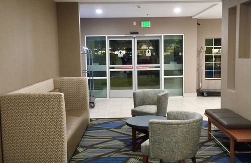 Tulare Hotel | Holiday Inn Express & Suites Tulare by IHG