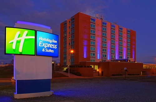 Green Tree Hotel | Holiday Inn Express & Suites Pittsburgh West - Greentree by IHG