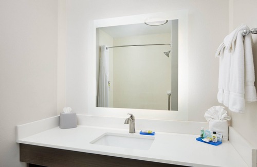 Valdosta Hotel | Holiday Inn Express & Suites Valdosta West - Mall Area by IHG