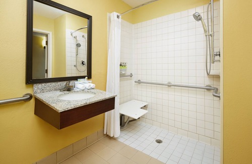 Tifton Hotel | Holiday Inn Express Tifton by IHG