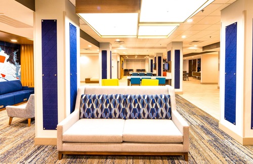 Harrisonburg Hotel | Holiday Inn Express & Suites Harrisonburg University Area by IHG