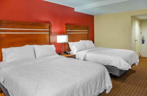 Mechanicsburg Hotel | Holiday Inn Express Harrisburg SW - Mechanicsburg by IHG