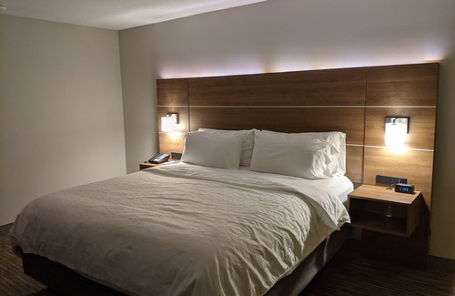 South Burlington Hotel | Holiday Inn Express South Burlington by IHG