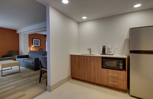 Echelon Hotel | Holiday Inn Express Voorhees - Mt. Laurel by IHG