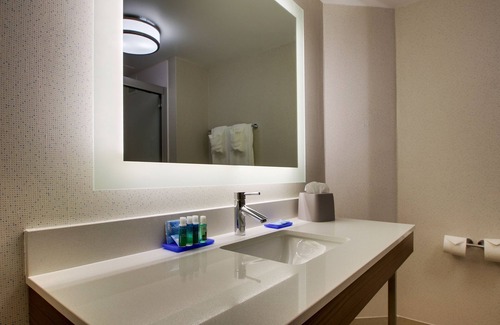 Echelon Hotel | Holiday Inn Express Voorhees - Mt. Laurel by IHG