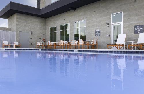 Glendale Hotel | Holiday Inn Glendale - Stadium & Ent Dist by IHG