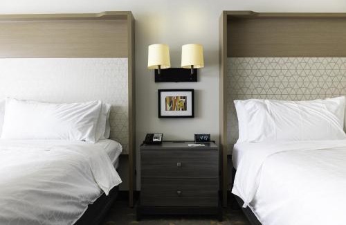 Glendale Hotel | Holiday Inn Glendale - Stadium & Ent Dist by IHG