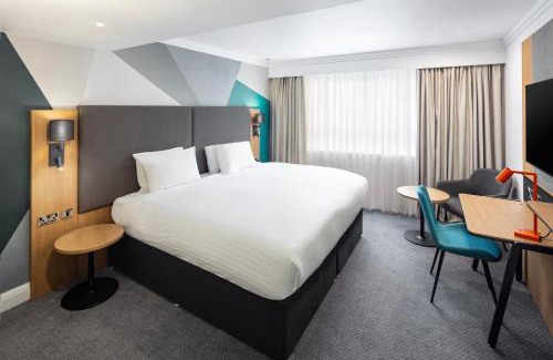Barnwood Hotel | Holiday Inn Gloucester - Cheltenham by IHG