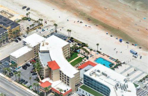 East Daytona Resort | Holiday Inn Hotel & Suites Daytona Beach On The Ocean by IHG