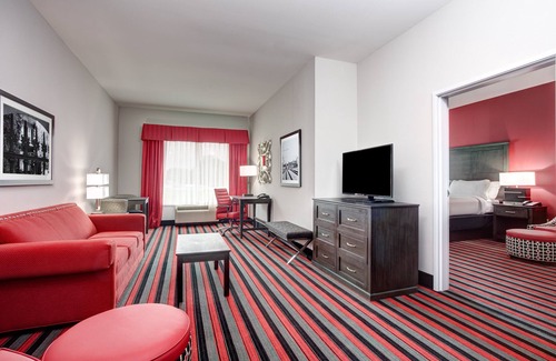 Lafayette Hotel | Holiday Inn Hotel & Suites Lafayette North by IHG