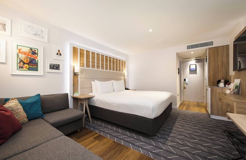 Elmbridge Hotel | Holiday Inn London - Shepperton by IHG
