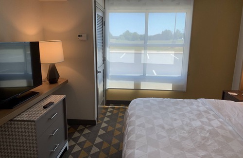 Martinsburg Hotel | Holiday Inn Martinsburg by IHG