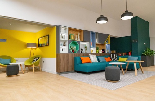Newport Hotel | Holiday Inn NEWPORT by IHG
