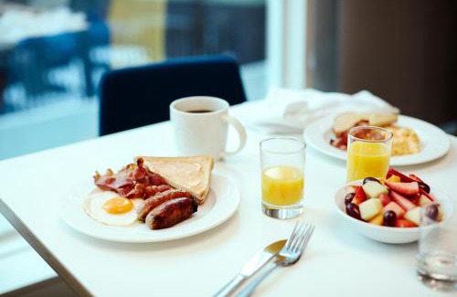 Central Newport News Hotel | Holiday Inn Newport News - Hampton by IHG