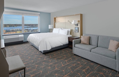 Downtown Portland Hotel | Holiday Inn Portland-By the Bay by IHG
