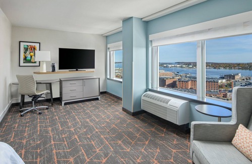 Downtown Portland Hotel | Holiday Inn Portland-By the Bay by IHG