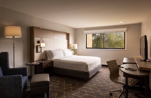 Santa Ana Hotel | Holiday Inn Santa Ana Orange County Airport by IHG