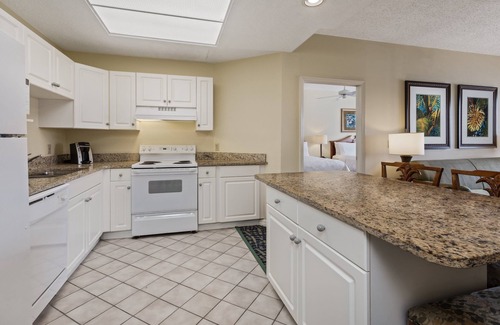 Indian Rocks Beach Hotel | Holiday Inn & Suites Clearwater Beach S-Harbourside by IHG