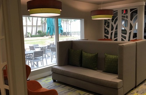 East Daytona Hotel | Holiday Inn & Suites Daytona Beach on the Ocean by IHG
