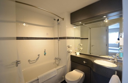 Wolverhampton Hotel | Holiday Inn Wolverhampton - Racecourse by IHG