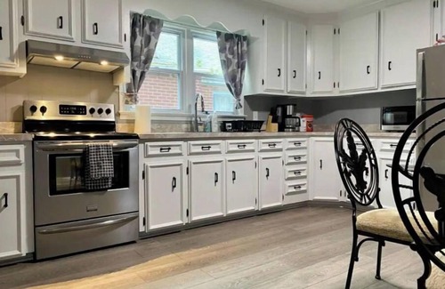 Newport News House | Home away from home