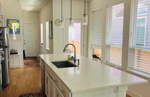 Aurora House | Home Away from Home in Central Park near Anschutz Hospital