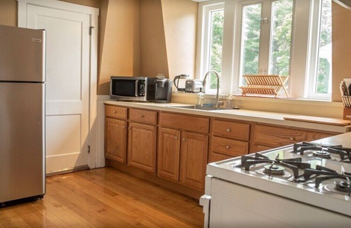 Quincy Apartment | Home Away from Home | Next to Boston & Beach, EV+