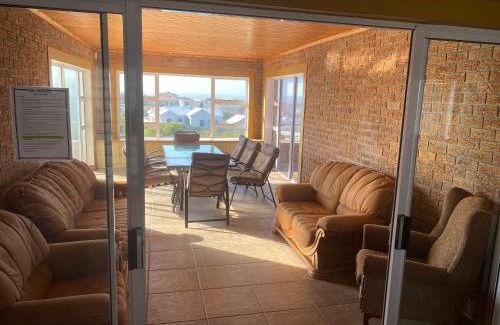 L'Agulhas House | Home away from home