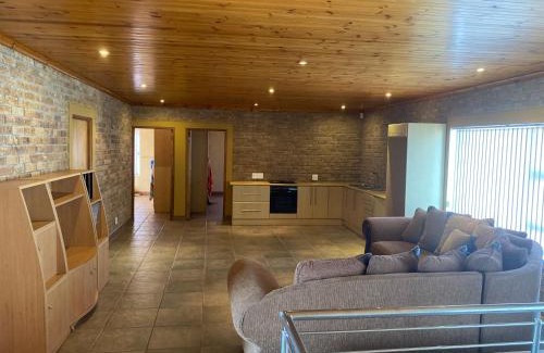 L'Agulhas House | Home away from home