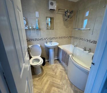 Scurlage Ski Chalet | Home from home Family break in Gower