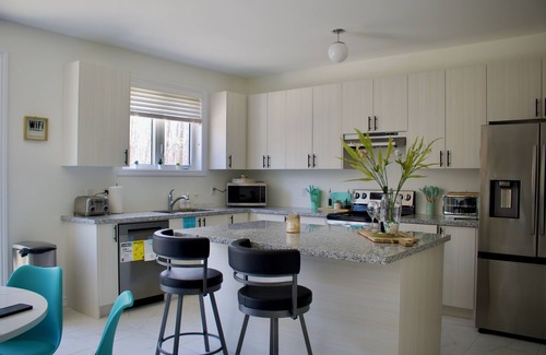 Wasaga Beach House | Home in Wasaga Beach only 5 min away from the Beach!