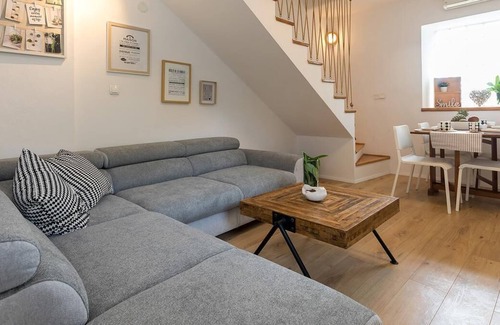 Buici House | Home Noemi, private pool, garden, free WiFi, BBQ, parking