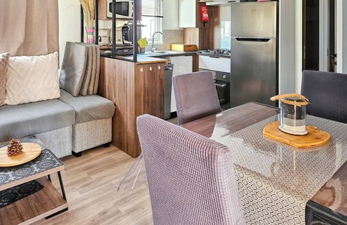 Canet-Plage House | Homerez - Bungalow in Canet-en-Roussillon