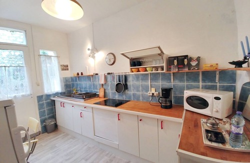 Montreuil House | Homerez - Comfortable house in Montreuil with a fenced garden