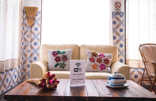 Ponta Delgada Villa | Homerez - Spacious villa for 6 ppl. with swimming-pool at Mosteiros