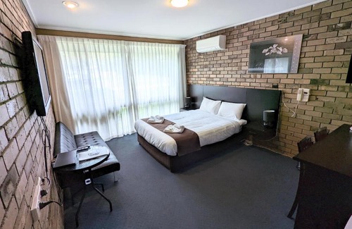 Golden Square Hotel | Homestead Motor Inn & Apartments