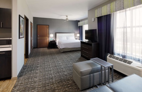 Topeka Hotel | Homewood Suites by Hilton Topeka
