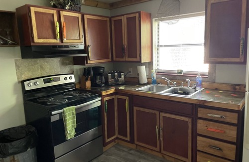 Farmers Cabin | Honeymoon and relax near Cave Run Lake at the Musky Hideaway Cabin