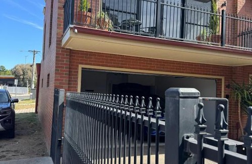 Bendigo Apartment | Hospital & CBD Hideaway