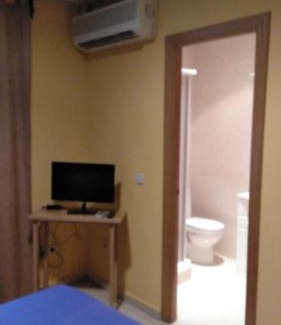 Velilla de San Antonio House | Hostal DS