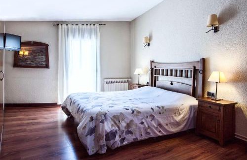 Erill la Vall House | Hostal La Plaça