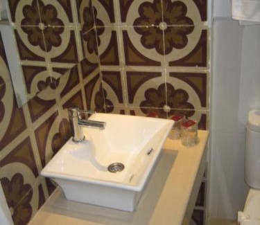 Ceuta House | Hostal Plaza Ruiz