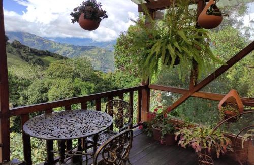 Banos de Agua Santa Hotel | Hostería Las Orquídeas