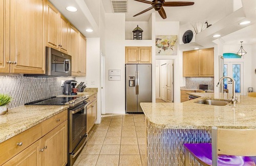 Pelican House | HOT SALE Beautiful Villa Lake View Heated Pool, Spa & Kayak’s🐠 Simply Wonderful!