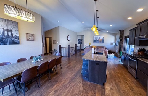 Spearfish House | Hot Tub | Arcades | Bunk Room | Peaceful Retreat!