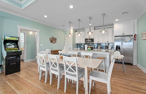 Crystal Beach House | Hot Tub | Beach View | Sleeps 12