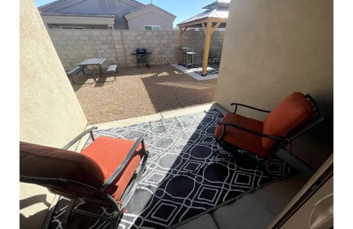 Kingman House | Hot Tub & Garage access!