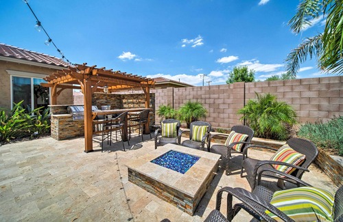 Surprise Farms House | Hot Tub & Putting Green: Home in Surprise